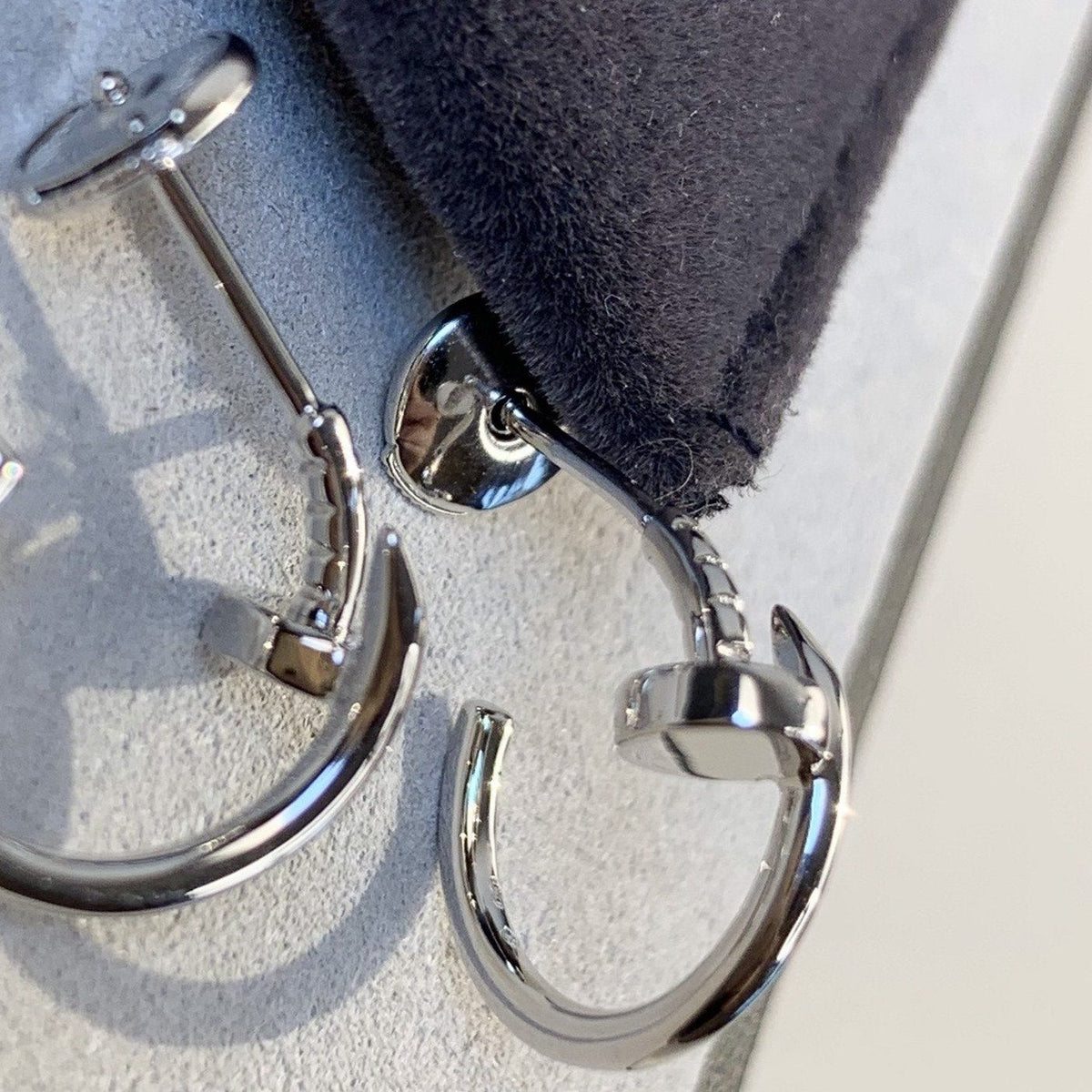CARTIER JUSTE EARRINGS 1.8MM SILVER